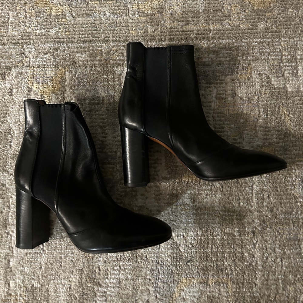 Aquatalia Black Leather Heeled Chelsea Boots, Size 7